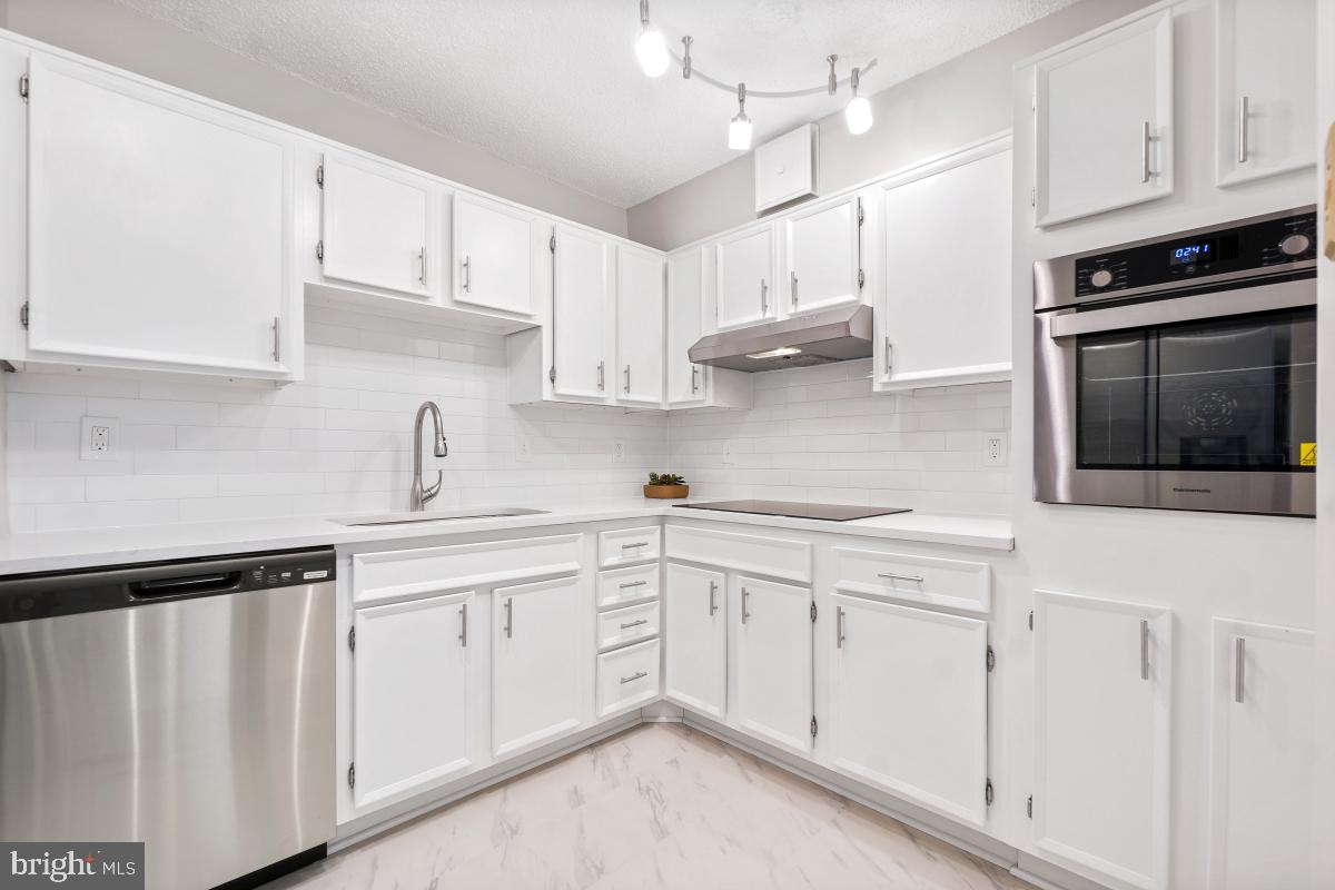 5902 MOUNT EAGLE DR #303, ALEXANDRIA, Virginia 22303, 2 Bedrooms Bedrooms, 8 Rooms Rooms,1 BathroomBathrooms,Residential,For sale,5902 MOUNT EAGLE DR #303,VAFX2280452 MLS # VAFX2280452 5902 MOUNT EAGLE DR #303, ALEXANDRIA, Virginia 22303, 2 Bedrooms Bedrooms, 8 Rooms Rooms,1 BathroomBathrooms,Residential,For sale,5902 MOUNT EAGLE DR #303,VAFX2280452 MLS # VAFX2280452