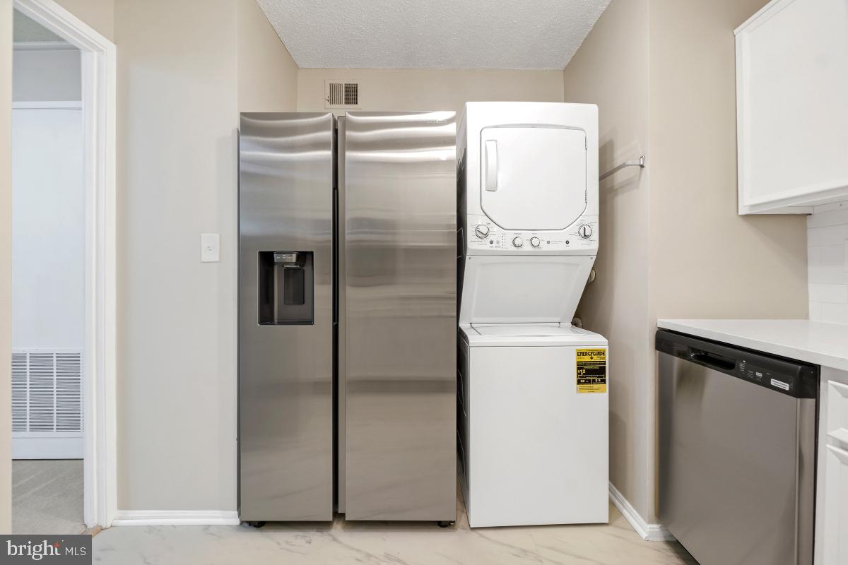 5902 MOUNT EAGLE DR #303, ALEXANDRIA, Virginia 22303, 2 Bedrooms Bedrooms, 8 Rooms Rooms,1 BathroomBathrooms,Residential,For sale,5902 MOUNT EAGLE DR #303,VAFX2280452 MLS # VAFX2280452 5902 MOUNT EAGLE DR #303, ALEXANDRIA, Virginia 22303, 2 Bedrooms Bedrooms, 8 Rooms Rooms,1 BathroomBathrooms,Residential,For sale,5902 MOUNT EAGLE DR #303,VAFX2280452 MLS # VAFX2280452