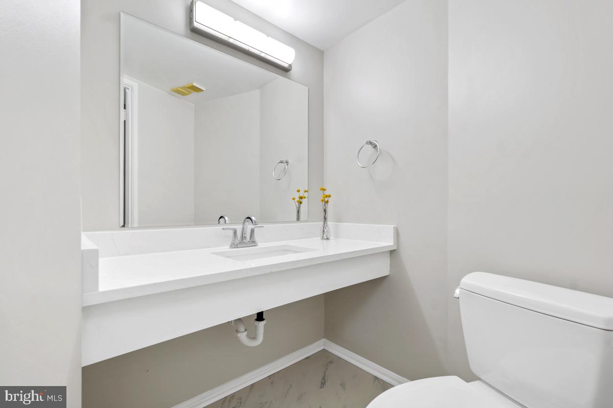 5902 MOUNT EAGLE DR #303, ALEXANDRIA, Virginia 22303, 2 Bedrooms Bedrooms, 8 Rooms Rooms,1 BathroomBathrooms,Residential,For sale,5902 MOUNT EAGLE DR #303,VAFX2280452 MLS # VAFX2280452 5902 MOUNT EAGLE DR #303, ALEXANDRIA, Virginia 22303, 2 Bedrooms Bedrooms, 8 Rooms Rooms,1 BathroomBathrooms,Residential,For sale,5902 MOUNT EAGLE DR #303,VAFX2280452 MLS # VAFX2280452