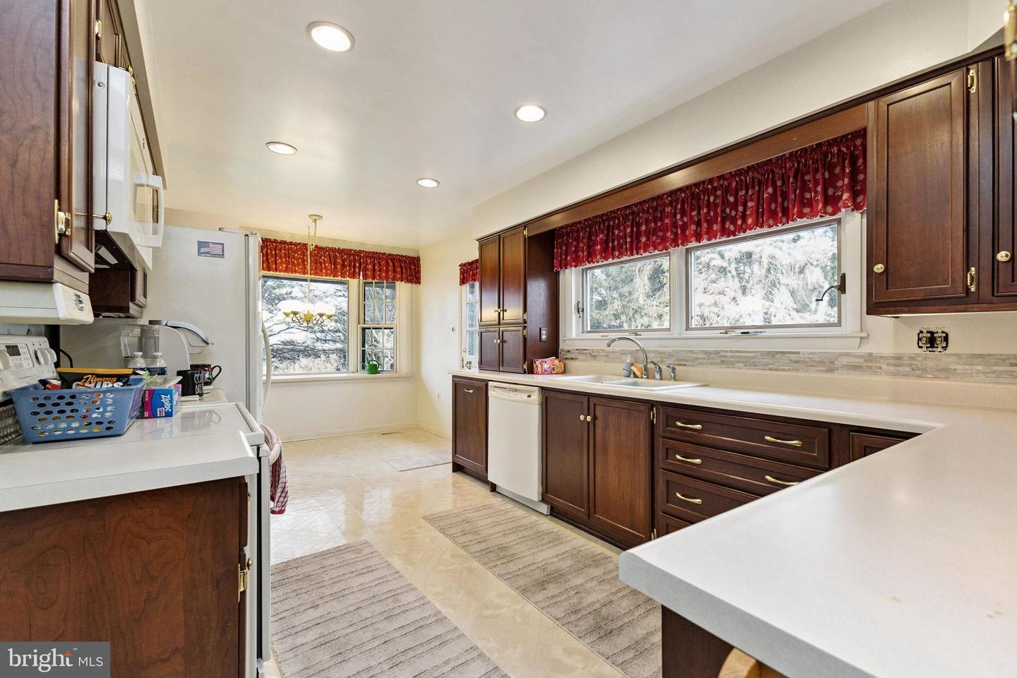 17167 SIMPSON CIR, PAEONIAN SPRINGS, Virginia 20129, 5 Bedrooms Bedrooms, ,4 BathroomsBathrooms,Residential,For sale,17167 SIMPSON CIR,VALO2111686 MLS # VALO2111686