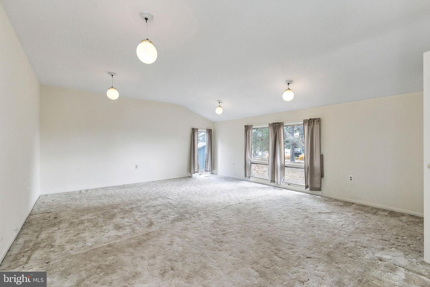 17167 SIMPSON CIR, PAEONIAN SPRINGS, Virginia 20129, 5 Bedrooms Bedrooms, ,4 BathroomsBathrooms,Residential,For sale,17167 SIMPSON CIR,VALO2111686 MLS # VALO2111686