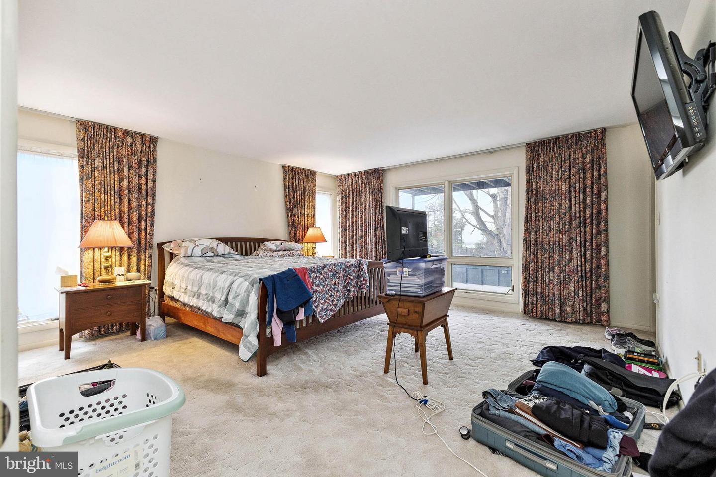 17167 SIMPSON CIR, PAEONIAN SPRINGS, Virginia 20129, 5 Bedrooms Bedrooms, ,4 BathroomsBathrooms,Residential,For sale,17167 SIMPSON CIR,VALO2111686 MLS # VALO2111686