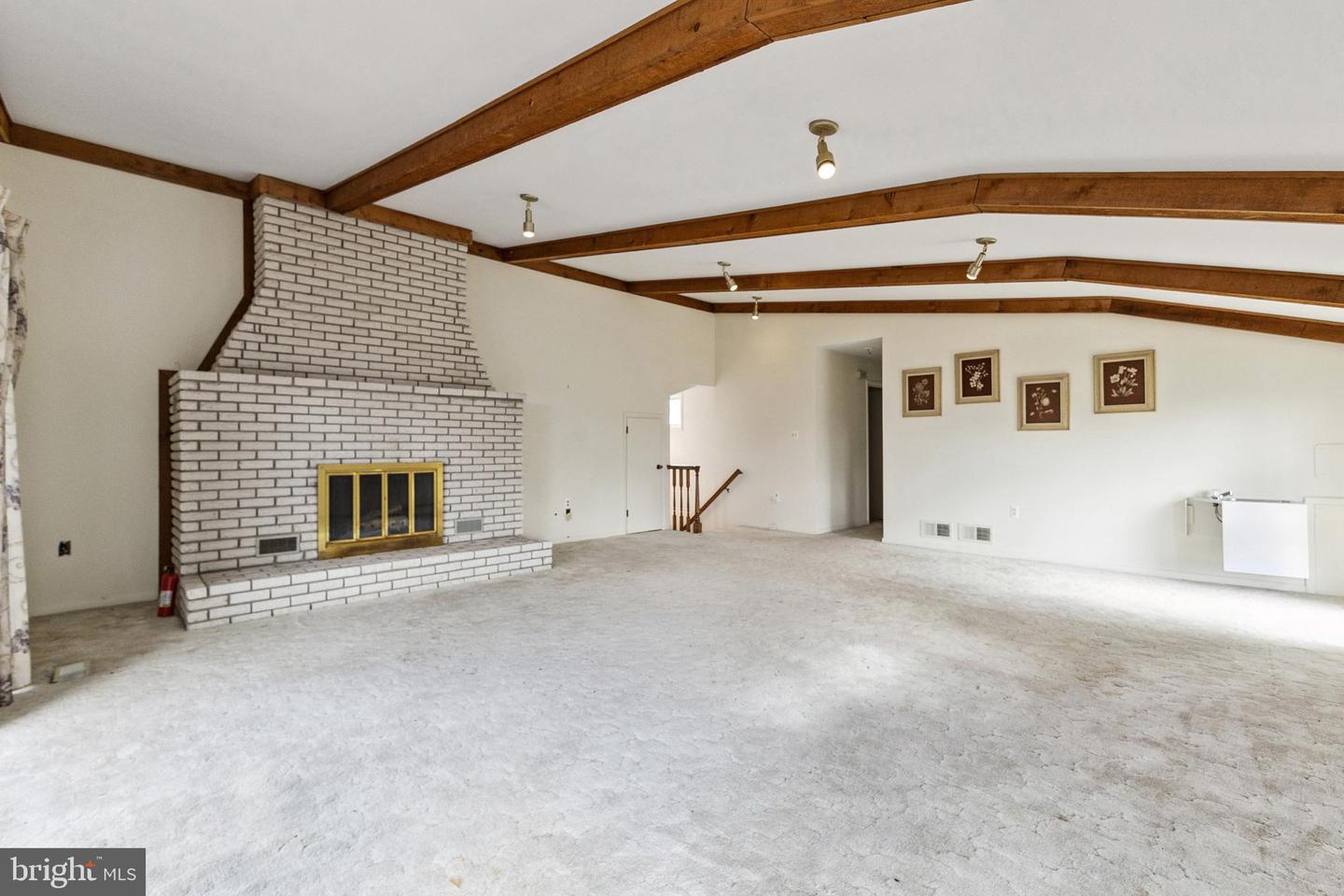 17167 SIMPSON CIR, PAEONIAN SPRINGS, Virginia 20129, 5 Bedrooms Bedrooms, ,4 BathroomsBathrooms,Residential,For sale,17167 SIMPSON CIR,VALO2111686 MLS # VALO2111686