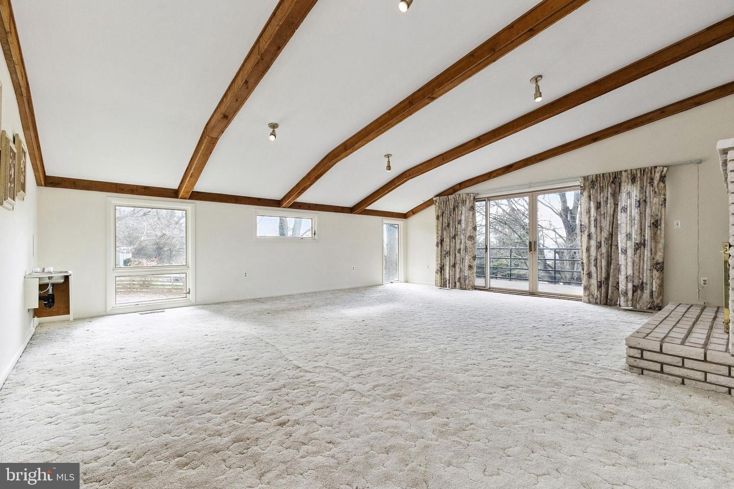 17167 SIMPSON CIR, PAEONIAN SPRINGS, Virginia 20129, 5 Bedrooms Bedrooms, ,4 BathroomsBathrooms,Residential,For sale,17167 SIMPSON CIR,VALO2111686 MLS # VALO2111686