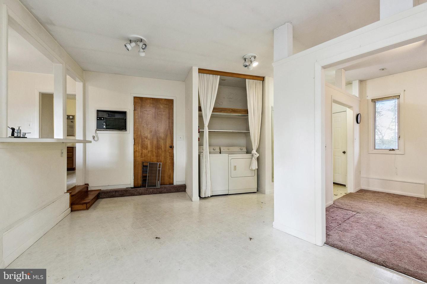 17167 SIMPSON CIR, PAEONIAN SPRINGS, Virginia 20129, 5 Bedrooms Bedrooms, ,4 BathroomsBathrooms,Residential,For sale,17167 SIMPSON CIR,VALO2111686 MLS # VALO2111686