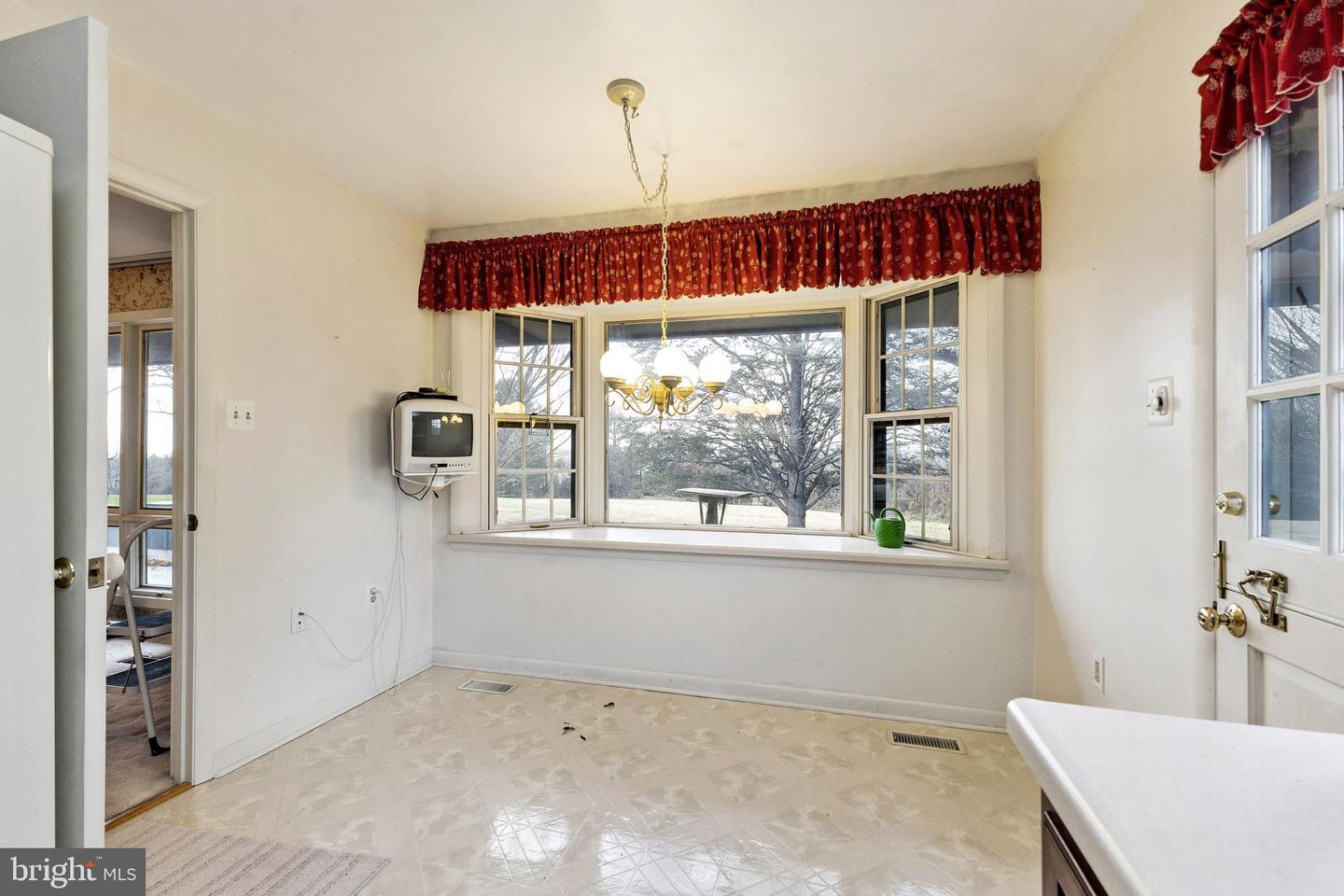 17167 SIMPSON CIR, PAEONIAN SPRINGS, Virginia 20129, 5 Bedrooms Bedrooms, ,4 BathroomsBathrooms,Residential,For sale,17167 SIMPSON CIR,VALO2111686 MLS # VALO2111686