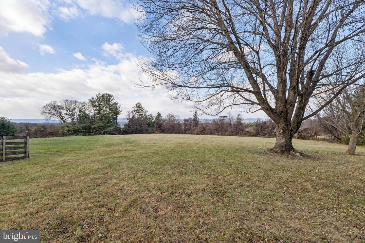 17167 SIMPSON CIR, PAEONIAN SPRINGS, Virginia 20129, 5 Bedrooms Bedrooms, ,4 BathroomsBathrooms,Residential,For sale,17167 SIMPSON CIR,VALO2111686 MLS # VALO2111686