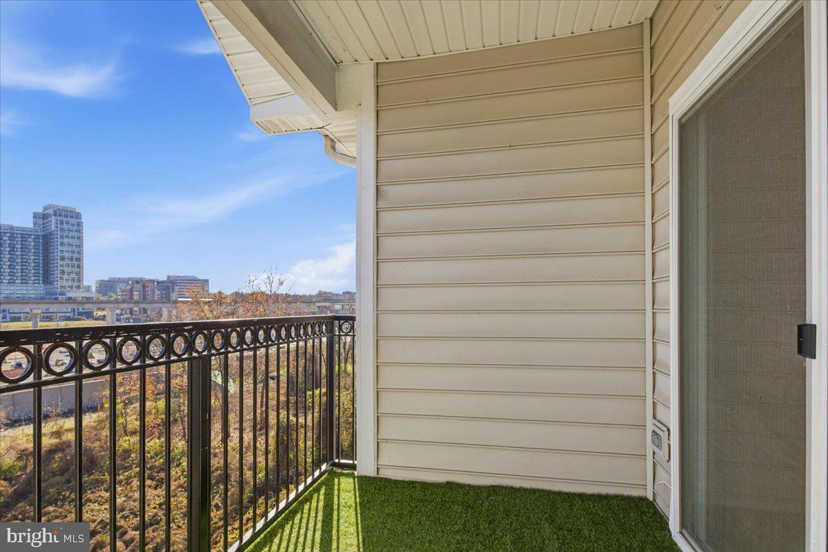 1591 SPRING GATE DR #3406, MCLEAN, Virginia 22102, 1 Bedroom Bedrooms, ,1 BathroomBathrooms,Residential,For sale,1591 SPRING GATE DR #3406,VAFX2279630 MLS # VAFX2279630