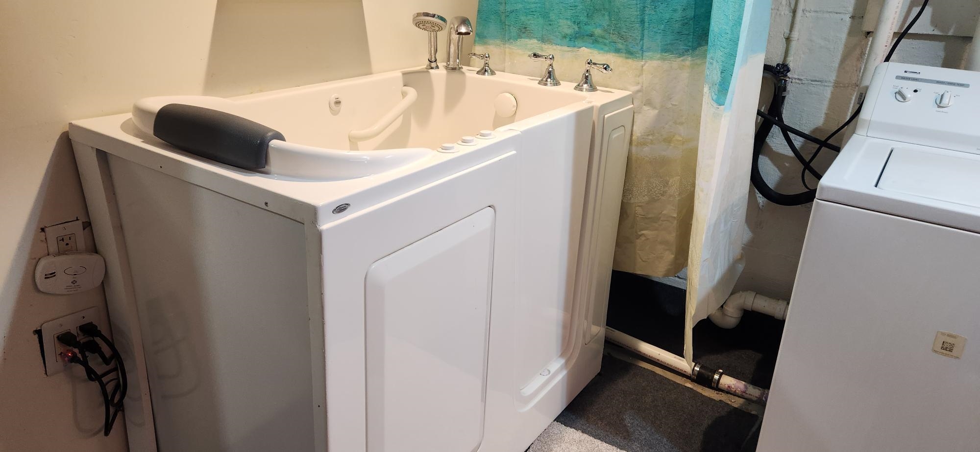 303 OLD GREENVILLE RD, STAUNTON, Virginia 24401, 3 Bedrooms Bedrooms, ,2 BathroomsBathrooms,Residential,303 OLD GREENVILLE RD,671476 MLS # 671476