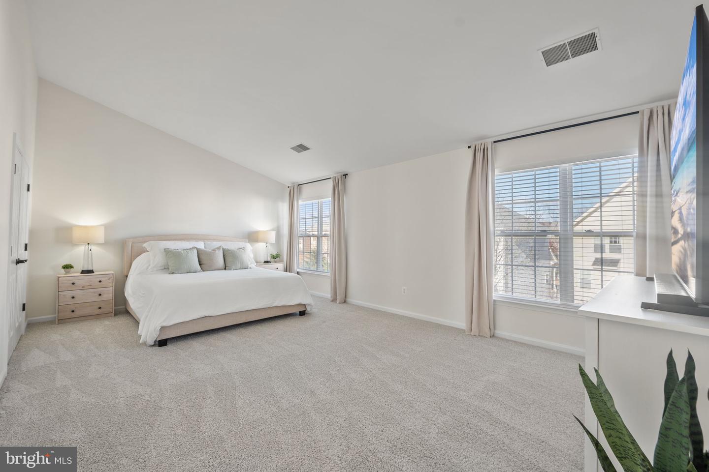 11909 MOLLY PITCHER CIR, MANASSAS, Virginia 20109, 4 Bedrooms Bedrooms, ,2 BathroomsBathrooms,Residential,For sale,11909 MOLLY PITCHER CIR,VAPW2108068 MLS # VAPW2108068