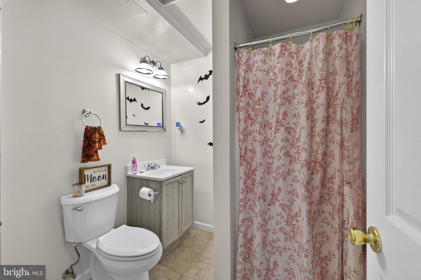 8182 ASHTON WAY, WARRENTON, Virginia 20186, 5 Bedrooms Bedrooms, ,3 BathroomsBathrooms,Residential,For sale,8182 ASHTON WAY,VAFQ2019726 MLS # VAFQ2019726