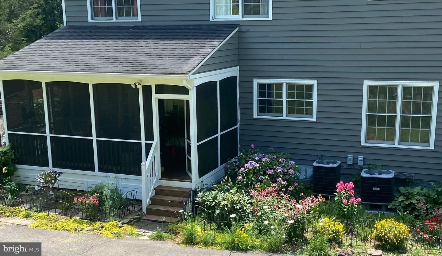 8182 ASHTON WAY, WARRENTON, Virginia 20186, 5 Bedrooms Bedrooms, ,3 BathroomsBathrooms,Residential,For sale,8182 ASHTON WAY,VAFQ2019726 MLS # VAFQ2019726