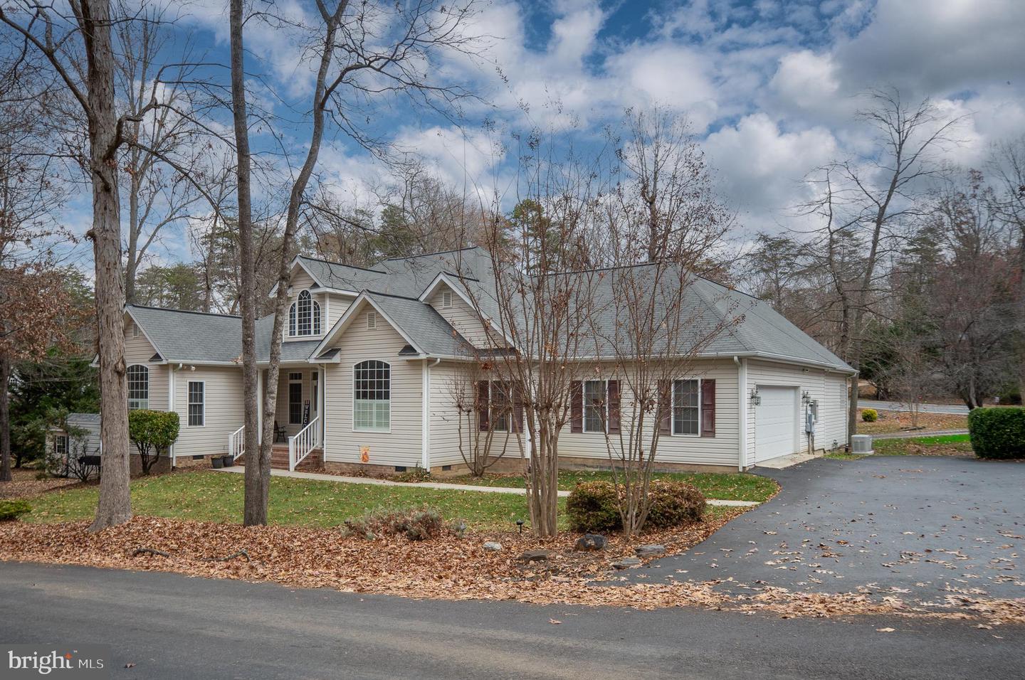 4301 LAKEVIEW PKWY, LOCUST GROVE, Virginia 22508, 4 Bedrooms Bedrooms, ,2 BathroomsBathrooms,Residential,For sale,4301 LAKEVIEW PKWY,VAOR2012838 MLS # VAOR2012838 4301 LAKEVIEW PKWY, LOCUST GROVE, Virginia 22508, 4 Bedrooms Bedrooms, ,2 BathroomsBathrooms,Residential,For sale,4301 LAKEVIEW PKWY,VAOR2012838 MLS # VAOR2012838