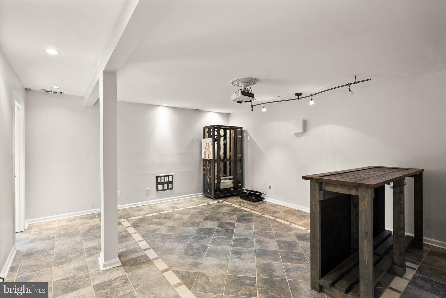 6738 KELLY RD, WARRENTON, Virginia 20187, 3 Bedrooms Bedrooms, ,2 BathroomsBathrooms,Residential,For sale,6738 KELLY RD,VAFQ2019732 MLS # VAFQ2019732