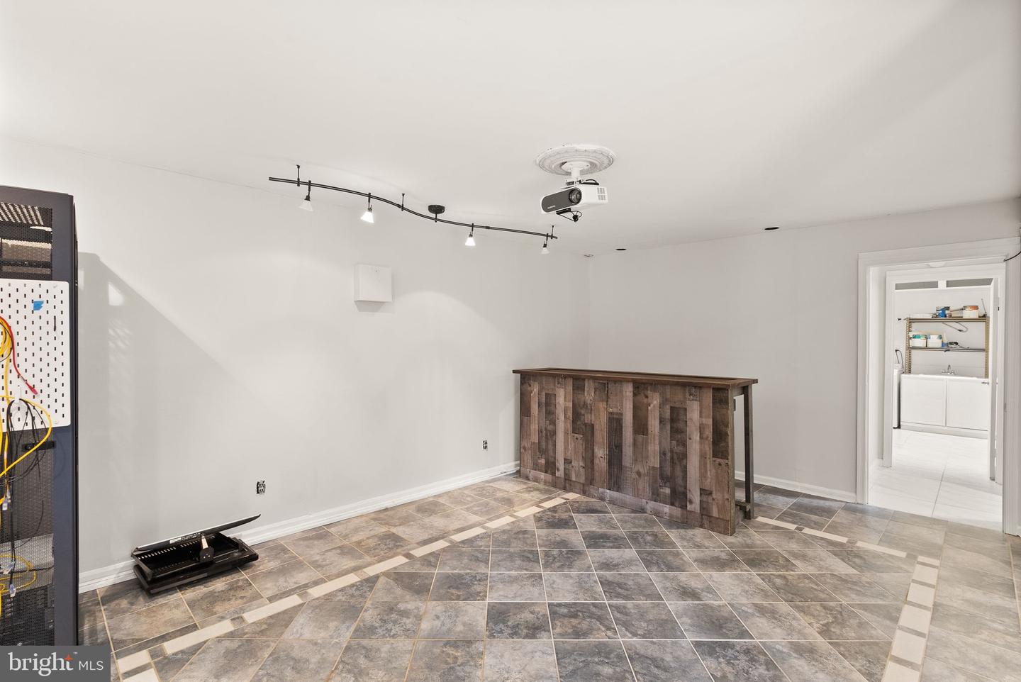 6738 KELLY RD, WARRENTON, Virginia 20187, 3 Bedrooms Bedrooms, ,2 BathroomsBathrooms,Residential,For sale,6738 KELLY RD,VAFQ2019732 MLS # VAFQ2019732