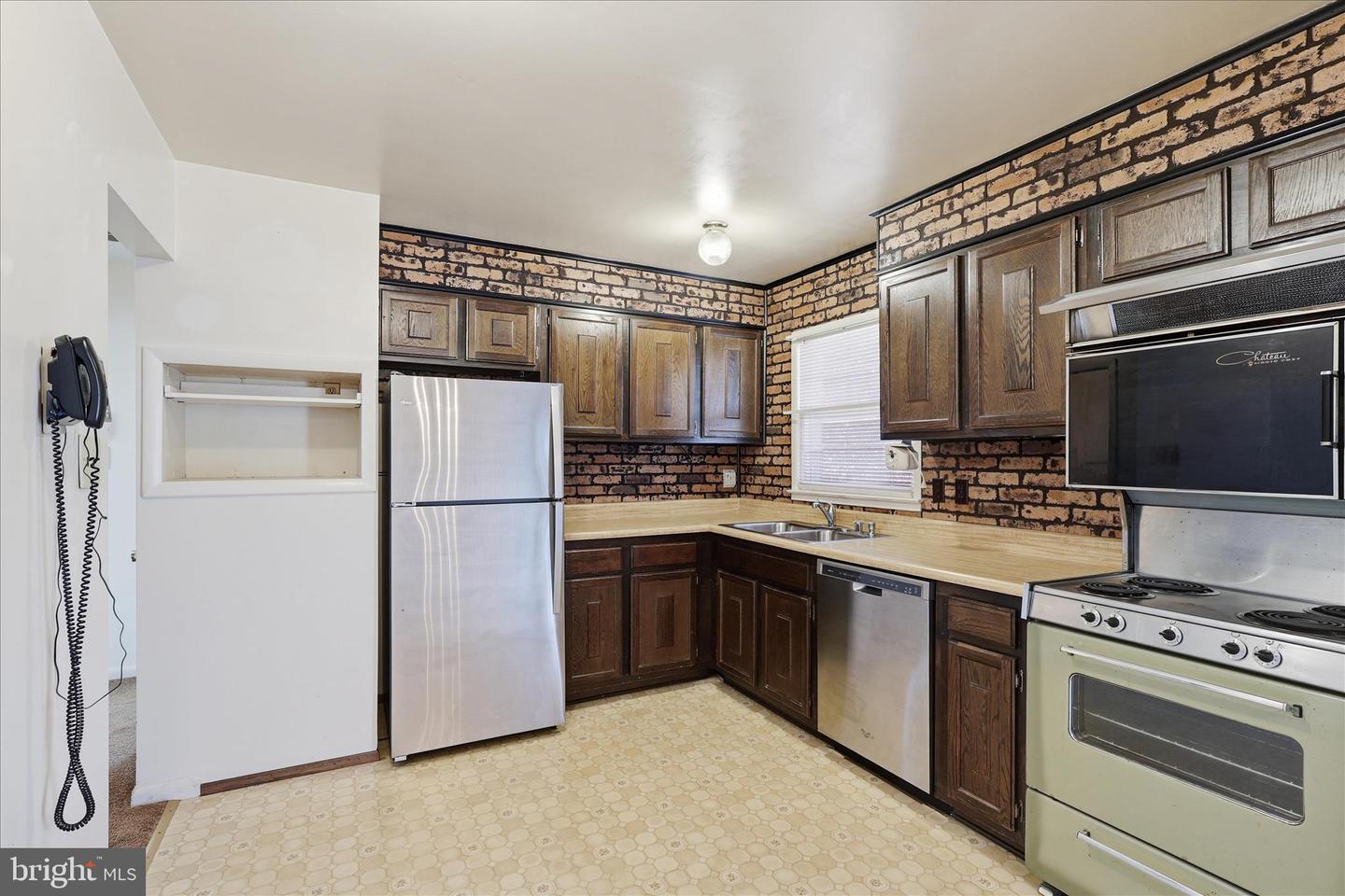 13010 KERRYDALE RD, WOODBRIDGE, Virginia 22193, 4 Bedrooms Bedrooms, ,2 BathroomsBathrooms,Residential,For sale,13010 KERRYDALE RD,VAPW2108160 MLS # VAPW2108160 13010 KERRYDALE RD, WOODBRIDGE, Virginia 22193, 4 Bedrooms Bedrooms, ,2 BathroomsBathrooms,Residential,For sale,13010 KERRYDALE RD,VAPW2108160 MLS # VAPW2108160