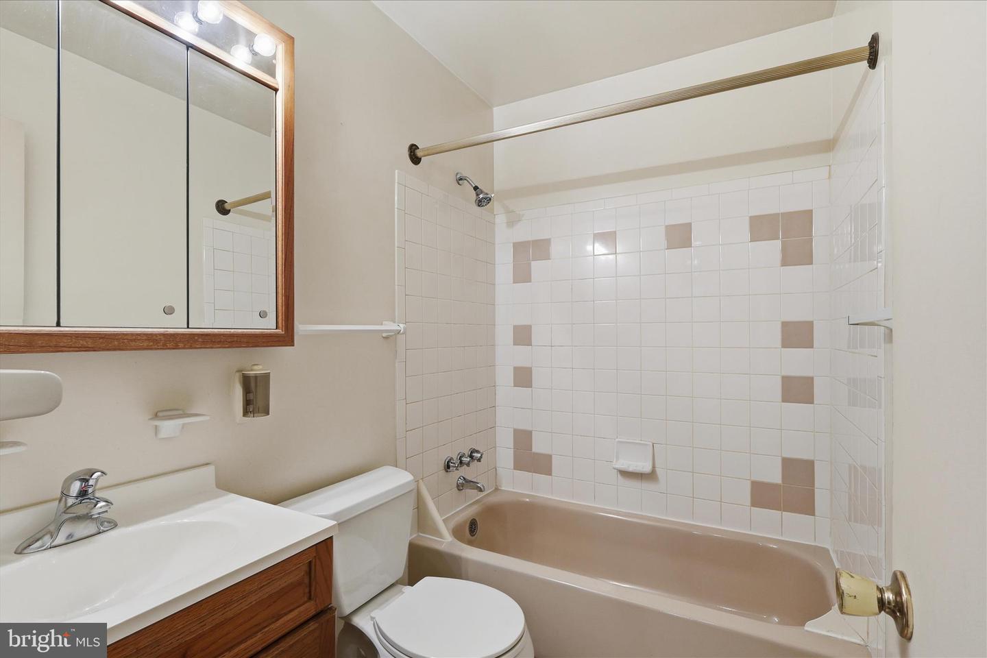 13010 KERRYDALE RD, WOODBRIDGE, Virginia 22193, 4 Bedrooms Bedrooms, ,2 BathroomsBathrooms,Residential,For sale,13010 KERRYDALE RD,VAPW2108160 MLS # VAPW2108160 13010 KERRYDALE RD, WOODBRIDGE, Virginia 22193, 4 Bedrooms Bedrooms, ,2 BathroomsBathrooms,Residential,For sale,13010 KERRYDALE RD,VAPW2108160 MLS # VAPW2108160