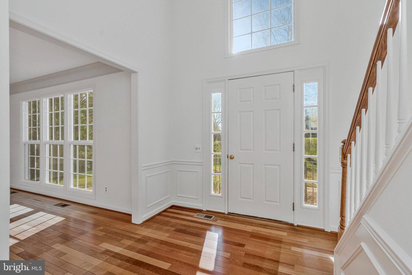 714 CLAIRMONT CT NE, LEESBURG, Virginia 20176, 4 Bedrooms Bedrooms, ,2 BathroomsBathrooms,Residential,For sale,714 CLAIRMONT CT NE,VALO2111616 MLS # VALO2111616