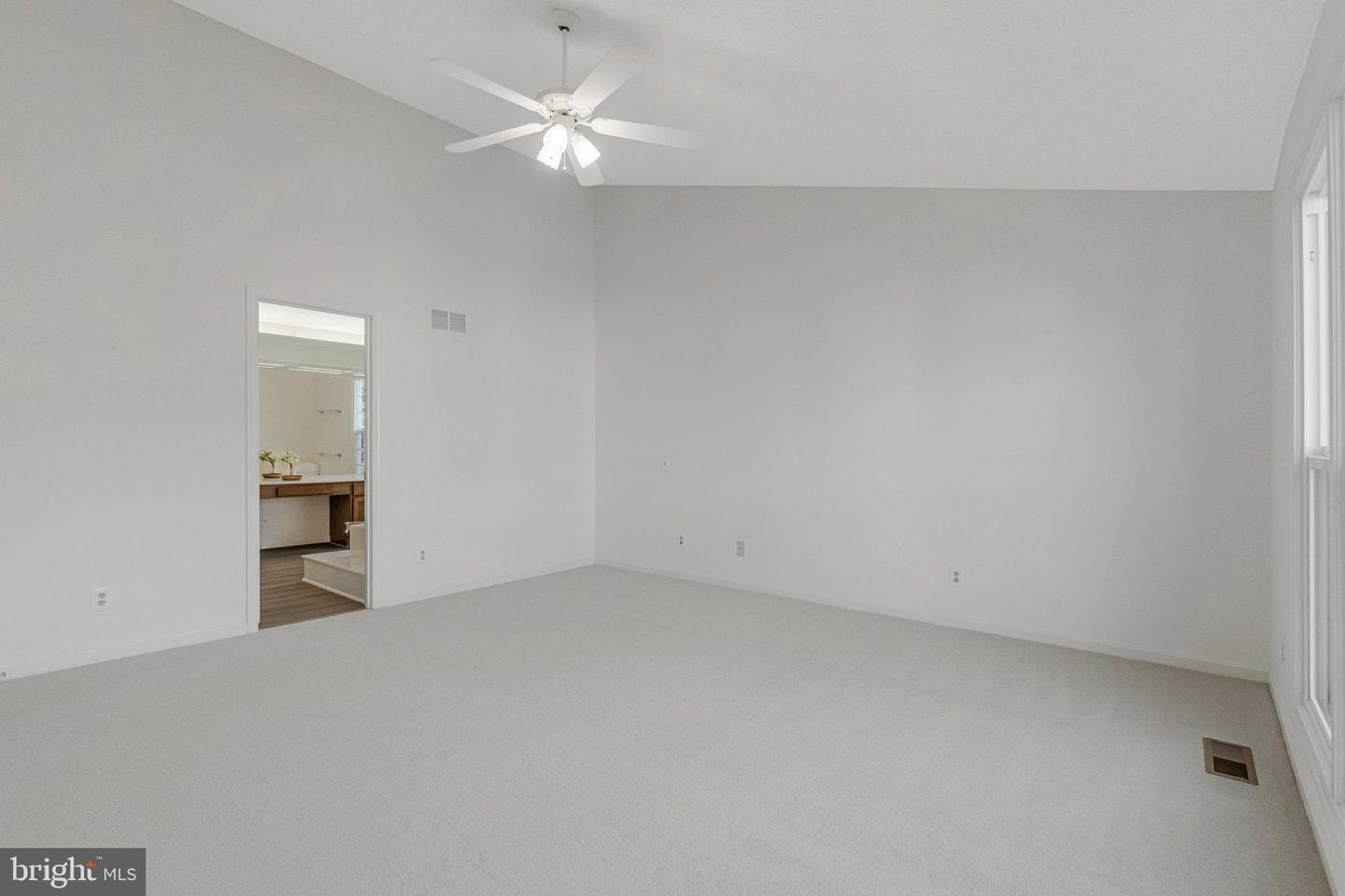 714 CLAIRMONT CT NE, LEESBURG, Virginia 20176, 4 Bedrooms Bedrooms, ,2 BathroomsBathrooms,Residential,For sale,714 CLAIRMONT CT NE,VALO2111616 MLS # VALO2111616