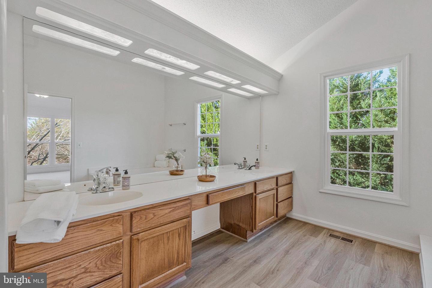 714 CLAIRMONT CT NE, LEESBURG, Virginia 20176, 4 Bedrooms Bedrooms, ,2 BathroomsBathrooms,Residential,For sale,714 CLAIRMONT CT NE,VALO2111616 MLS # VALO2111616