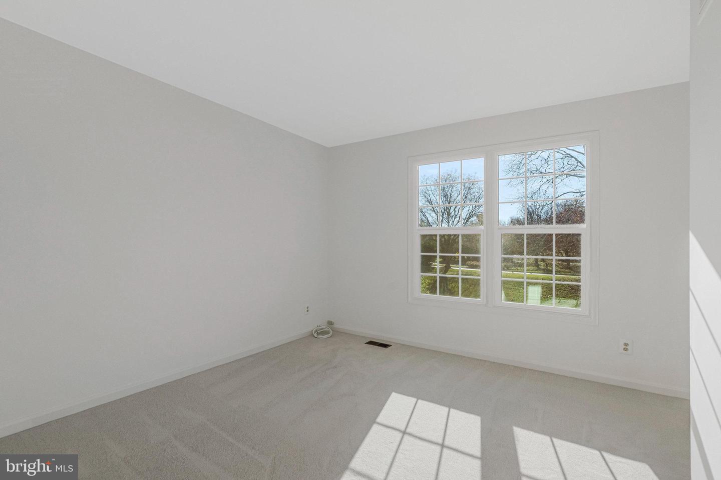 714 CLAIRMONT CT NE, LEESBURG, Virginia 20176, 4 Bedrooms Bedrooms, ,2 BathroomsBathrooms,Residential,For sale,714 CLAIRMONT CT NE,VALO2111616 MLS # VALO2111616