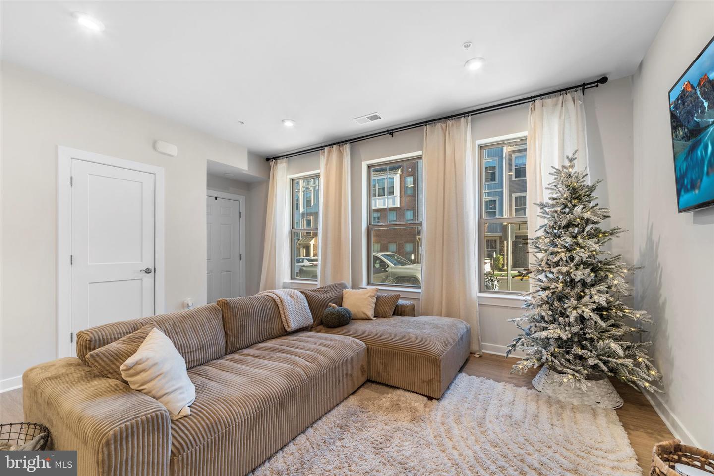 203 PARK CENTRAL TER, MANASSAS, Virginia 20111, 2 Bedrooms Bedrooms, 8 Rooms Rooms,2 BathroomsBathrooms,Residential,For sale,203 PARK CENTRAL TER,VAMP2003506 MLS # VAMP2003506