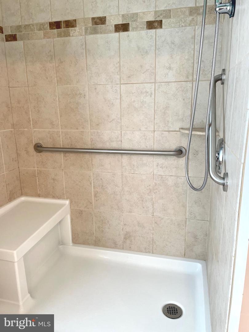 5624 GLEN EAGLES CT, FREDERICKSBURG, Virginia 22407, 3 Bedrooms Bedrooms, ,2 BathroomsBathrooms,Residential,For sale,5624 GLEN EAGLES CT,VASP2037790 MLS # VASP2037790