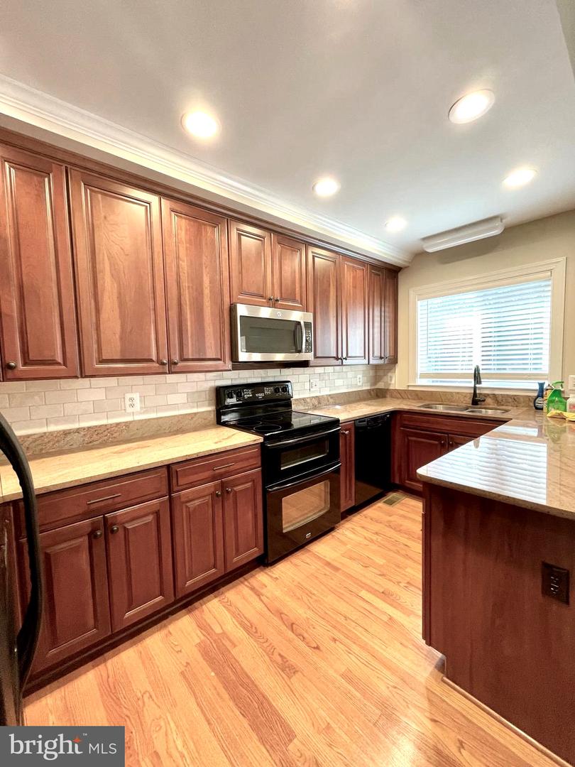 5624 GLEN EAGLES CT, FREDERICKSBURG, Virginia 22407, 3 Bedrooms Bedrooms, ,2 BathroomsBathrooms,Residential,For sale,5624 GLEN EAGLES CT,VASP2037790 MLS # VASP2037790