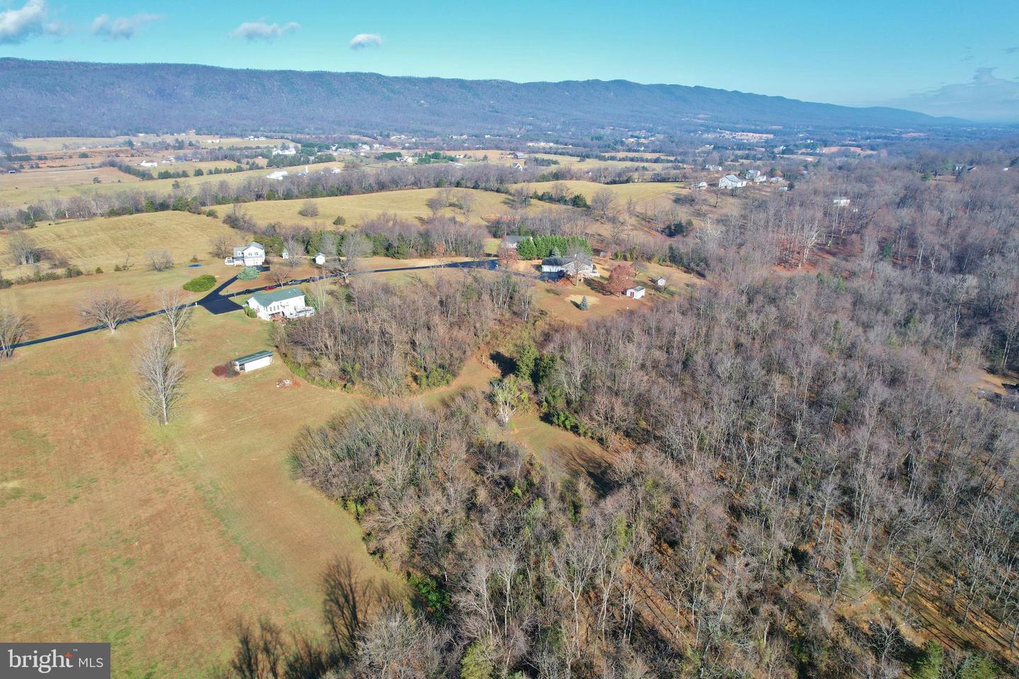 522 MANOR HILL DR, TOMS BROOK, Virginia 22660, 4 Bedrooms Bedrooms, ,3 BathroomsBathrooms,Residential,For sale,522 MANOR HILL DR,VASH2013082 MLS # VASH2013082