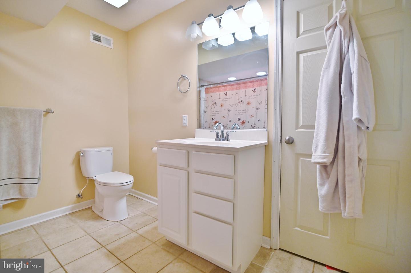 522 MANOR HILL DR, TOMS BROOK, Virginia 22660, 4 Bedrooms Bedrooms, ,3 BathroomsBathrooms,Residential,For sale,522 MANOR HILL DR,VASH2013082 MLS # VASH2013082