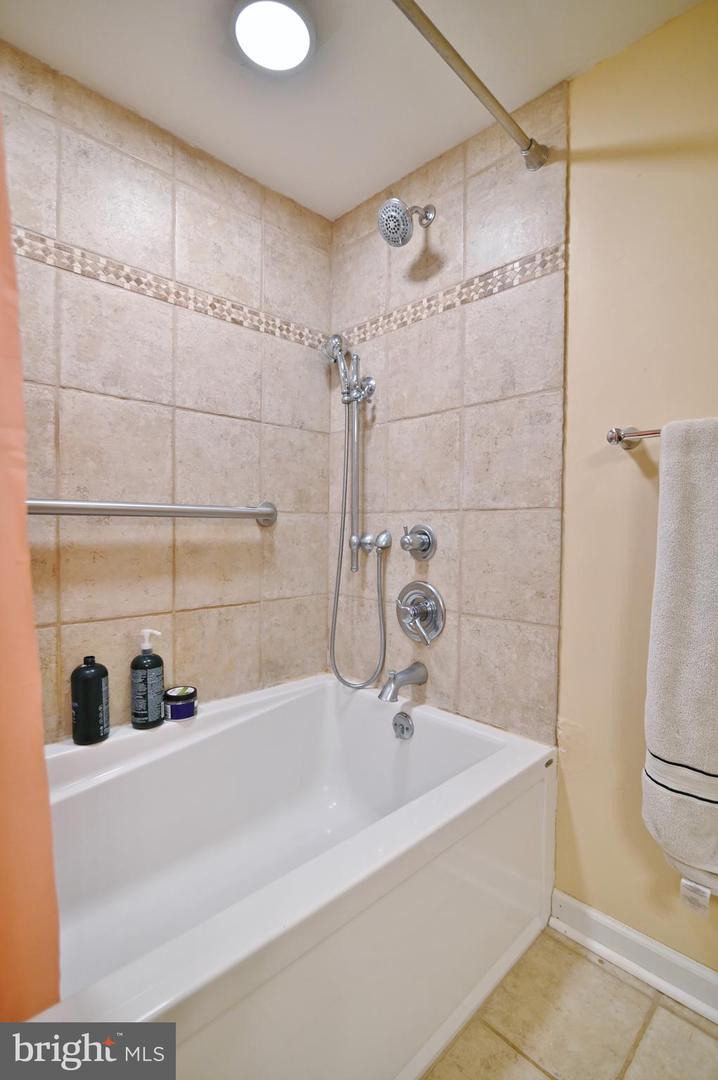 522 MANOR HILL DR, TOMS BROOK, Virginia 22660, 4 Bedrooms Bedrooms, ,3 BathroomsBathrooms,Residential,For sale,522 MANOR HILL DR,VASH2013082 MLS # VASH2013082