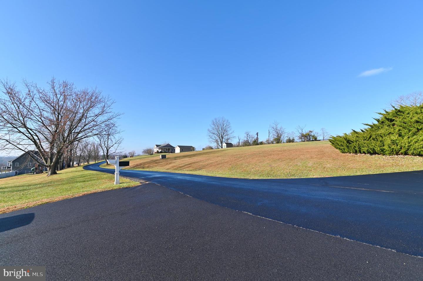 522 MANOR HILL DR, TOMS BROOK, Virginia 22660, 4 Bedrooms Bedrooms, ,3 BathroomsBathrooms,Residential,For sale,522 MANOR HILL DR,VASH2013082 MLS # VASH2013082