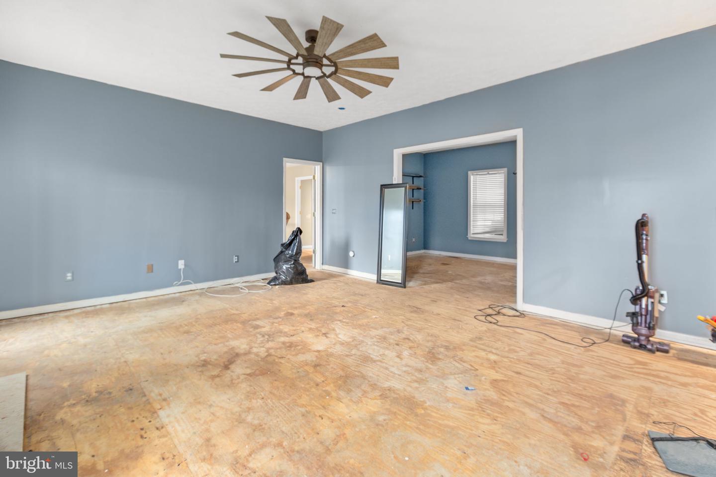 7905 E ROBERT E LEE CT, SPOTSYLVANIA, Virginia 22551, 5 Bedrooms Bedrooms, ,4 BathroomsBathrooms,Residential,For sale,7905 E ROBERT E LEE CT,VASP2037802 MLS # VASP2037802