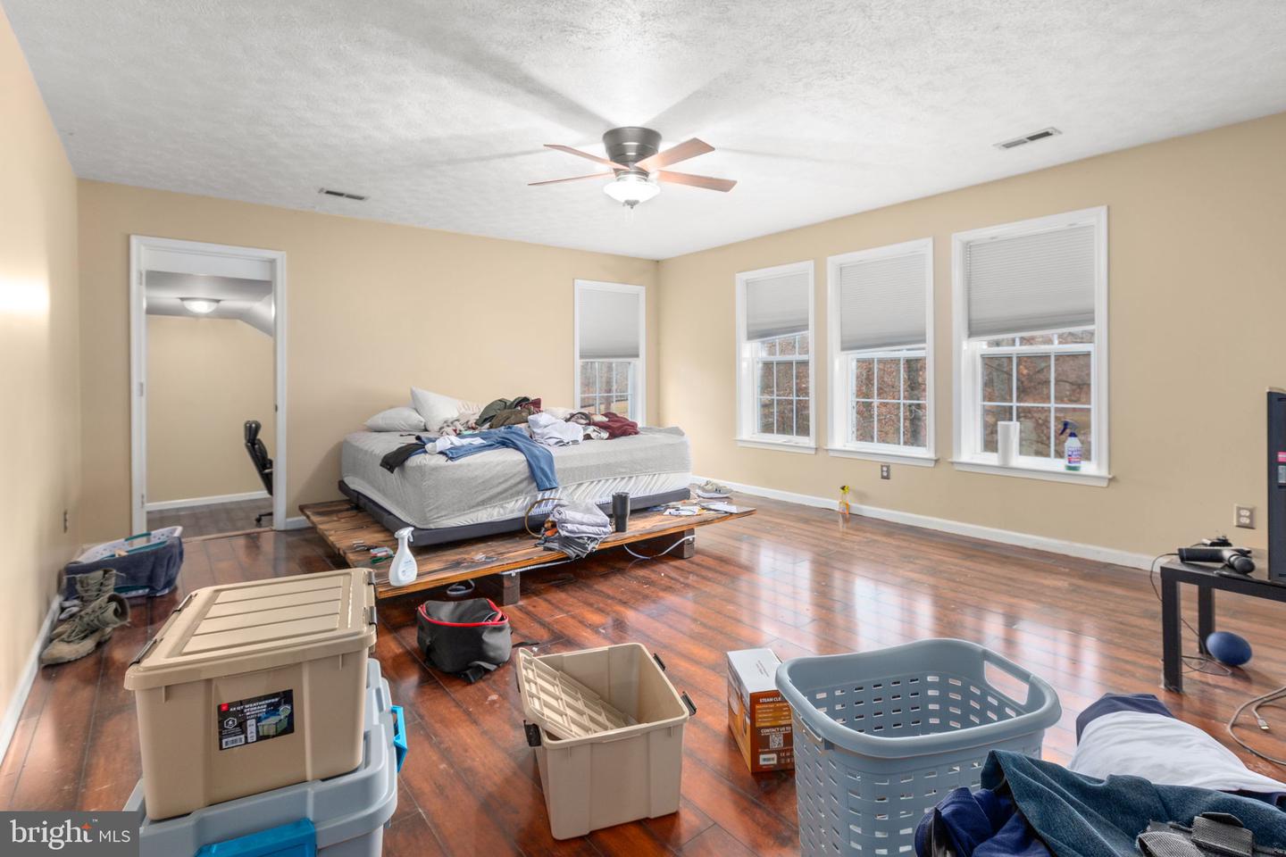 7905 E ROBERT E LEE CT, SPOTSYLVANIA, Virginia 22551, 5 Bedrooms Bedrooms, ,4 BathroomsBathrooms,Residential,For sale,7905 E ROBERT E LEE CT,VASP2037802 MLS # VASP2037802