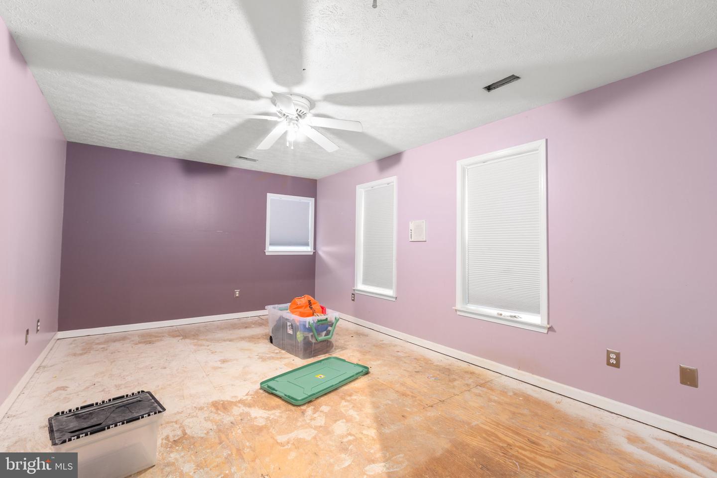 7905 E ROBERT E LEE CT, SPOTSYLVANIA, Virginia 22551, 5 Bedrooms Bedrooms, ,4 BathroomsBathrooms,Residential,For sale,7905 E ROBERT E LEE CT,VASP2037802 MLS # VASP2037802