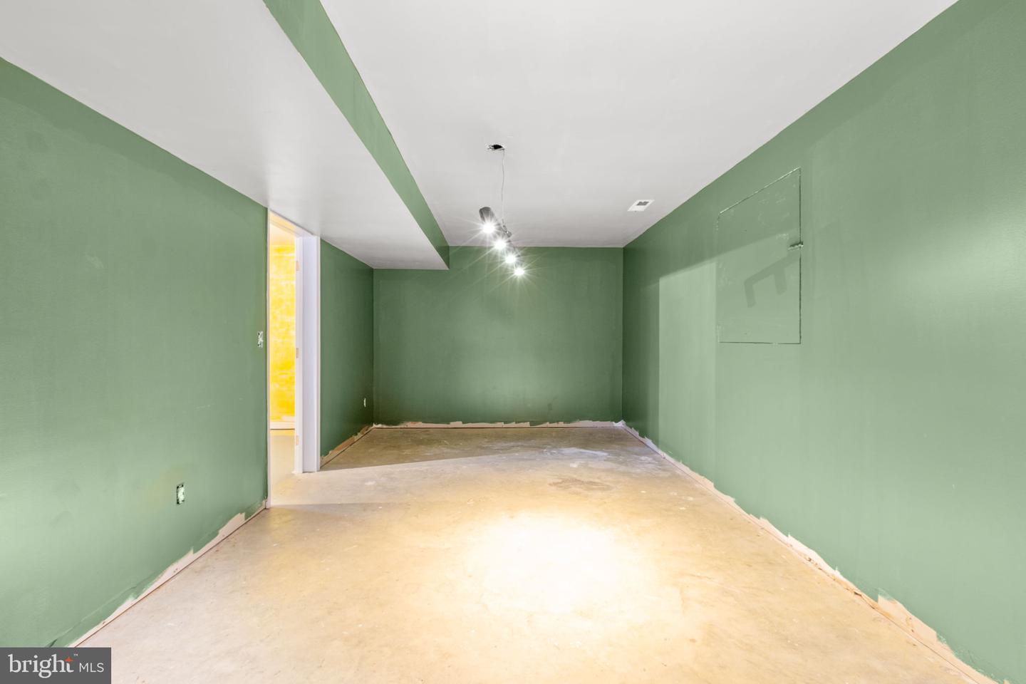 7905 E ROBERT E LEE CT, SPOTSYLVANIA, Virginia 22551, 5 Bedrooms Bedrooms, ,4 BathroomsBathrooms,Residential,For sale,7905 E ROBERT E LEE CT,VASP2037802 MLS # VASP2037802