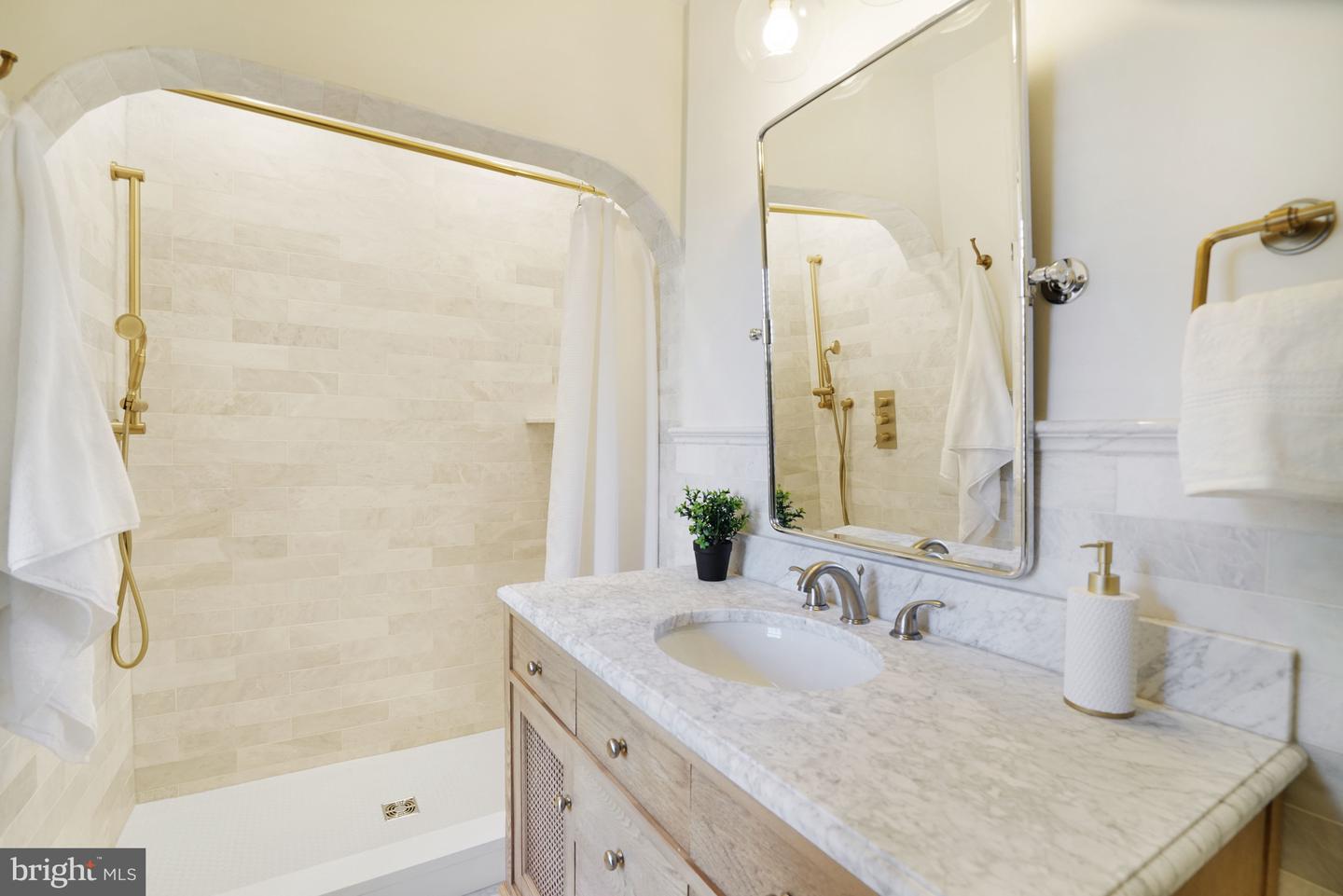 625 S SAINT ASAPH ST, ALEXANDRIA, Virginia 22314, 3 Bedrooms Bedrooms, ,2 BathroomsBathrooms,Residential,For sale,625 S SAINT ASAPH ST,VAAX2052016 MLS # VAAX2052016 625 S SAINT ASAPH ST, ALEXANDRIA, Virginia 22314, 3 Bedrooms Bedrooms, ,2 BathroomsBathrooms,Residential,For sale,625 S SAINT ASAPH ST,VAAX2052016 MLS # VAAX2052016