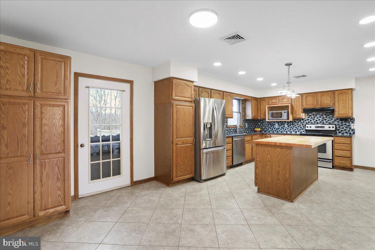 1716 RIDGEWAY RD, FRONT ROYAL, Virginia 22630, 4 Bedrooms Bedrooms, ,3 BathroomsBathrooms,Residential,For sale,1716 RIDGEWAY RD,VAWR2012838 MLS # VAWR2012838