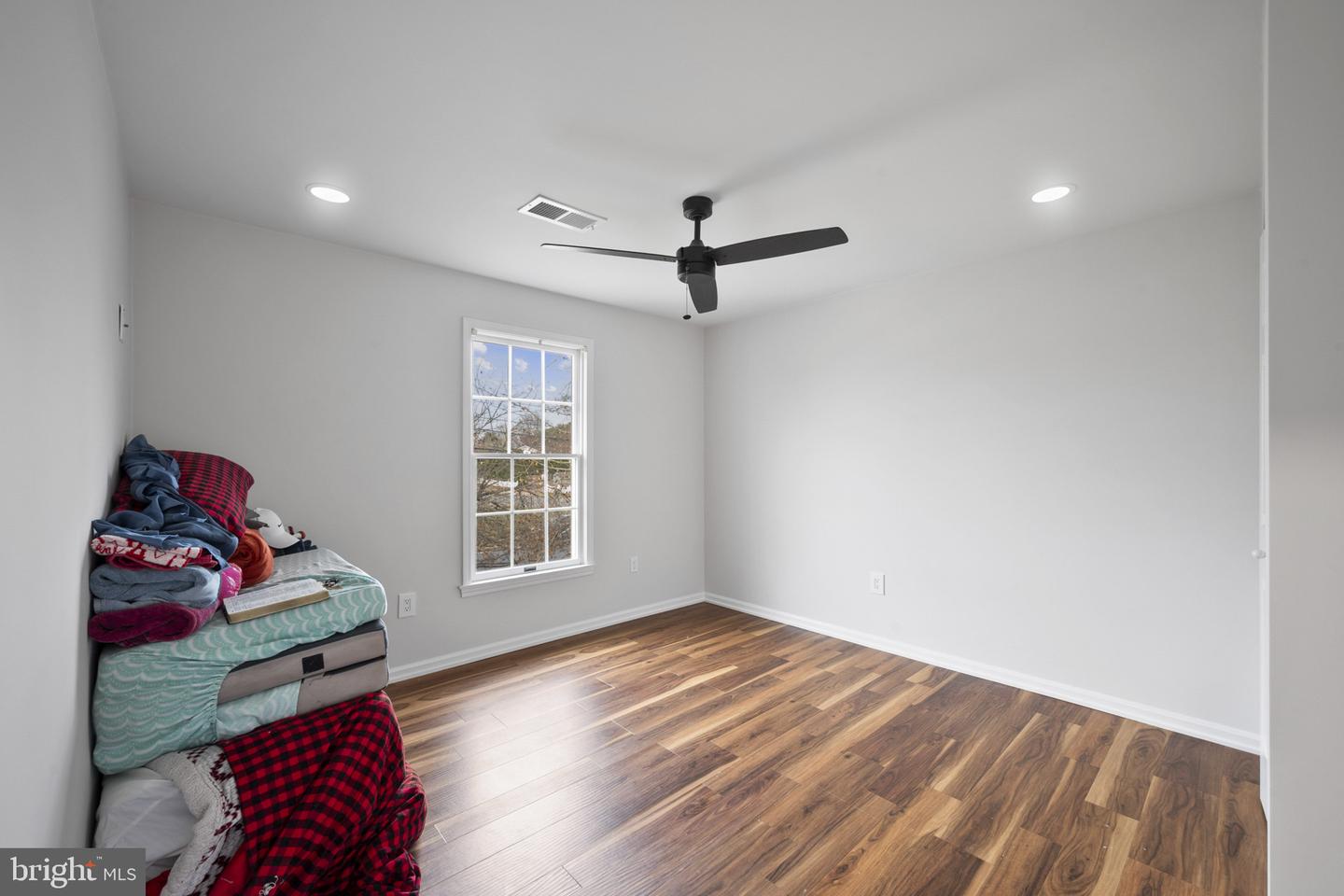 220 E COLONIAL HWY, HAMILTON, Virginia 20158, 3 Bedrooms Bedrooms, ,3 BathroomsBathrooms,Residential,For sale,220 E COLONIAL HWY,VALO2111678 MLS # VALO2111678