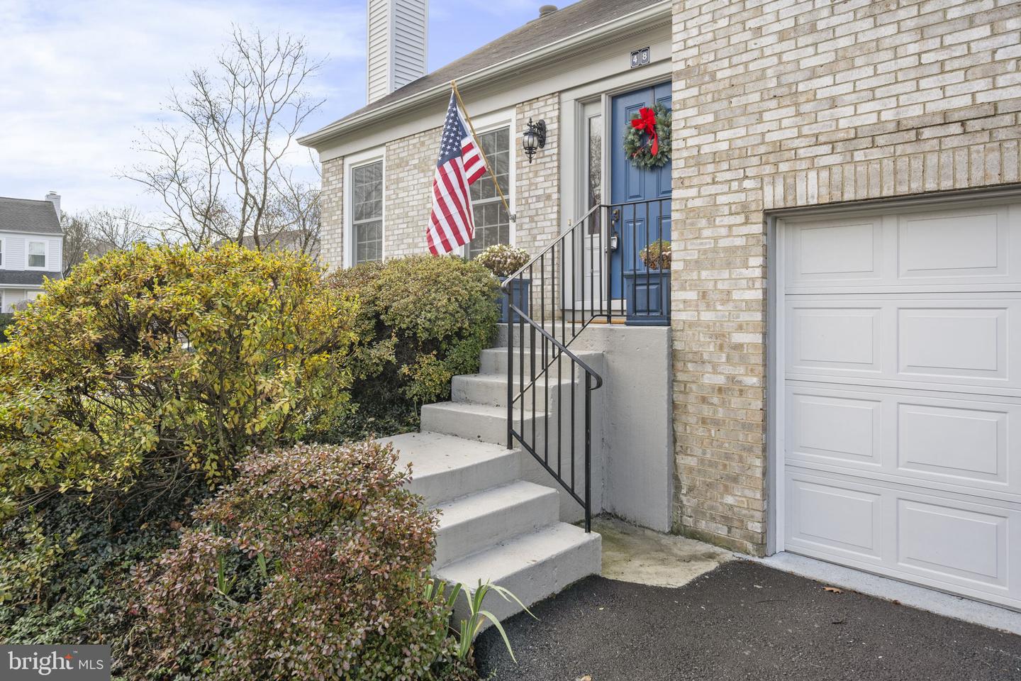 48 MCPHERSON CIR, STERLING, Virginia 20165, 4 Bedrooms Bedrooms, 12 Rooms Rooms,3 BathroomsBathrooms,Residential,For sale,48 MCPHERSON CIR,VALO2111692 MLS # VALO2111692