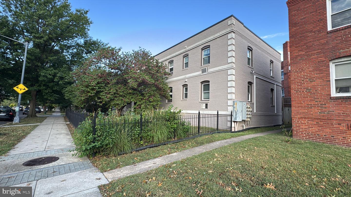 420 OKLAHOMA AVE NE #203, WASHINGTON, District Of Columbia 20002, 1 Bedroom Bedrooms, ,1 BathroomBathrooms,Residential,For sale,420 OKLAHOMA AVE NE #203,DCDC2233102 MLS # DCDC2233102 420 OKLAHOMA AVE NE #203, WASHINGTON, District Of Columbia 20002, 1 Bedroom Bedrooms, ,1 BathroomBathrooms,Residential,For sale,420 OKLAHOMA AVE NE #203,DCDC2233102 MLS # DCDC2233102