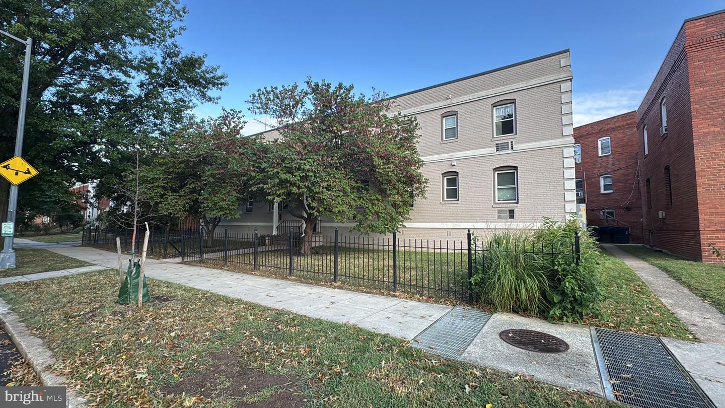 420 OKLAHOMA AVE NE #203, WASHINGTON, District Of Columbia 20002, 1 Bedroom Bedrooms, ,1 BathroomBathrooms,Residential,For sale,420 OKLAHOMA AVE NE #203,DCDC2233102 MLS # DCDC2233102 420 OKLAHOMA AVE NE #203, WASHINGTON, District Of Columbia 20002, 1 Bedroom Bedrooms, ,1 BathroomBathrooms,Residential,For sale,420 OKLAHOMA AVE NE #203,DCDC2233102 MLS # DCDC2233102