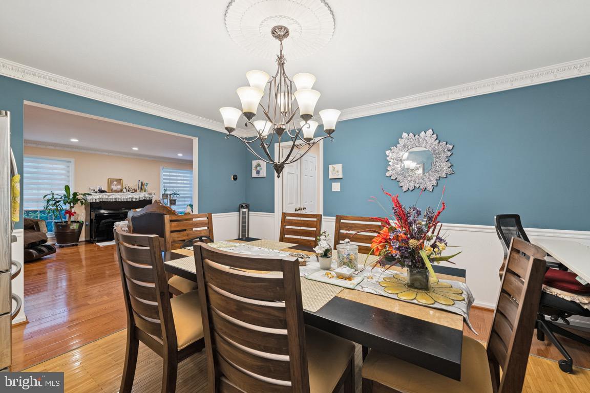 6625 WEATHEFORD CT, MCLEAN, Virginia 22101, 6 Bedrooms Bedrooms, ,4 BathroomsBathrooms,Residential,For sale,6625 WEATHEFORD CT,VAFX2245070 MLS # VAFX2245070