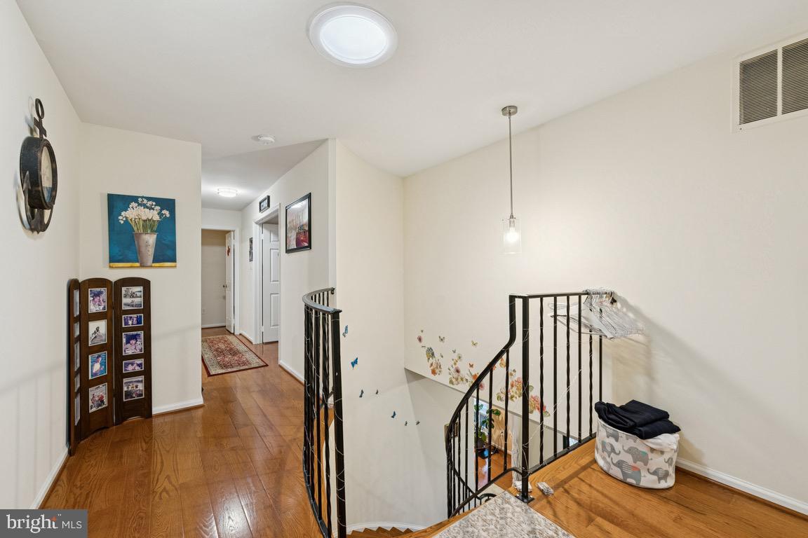 6625 WEATHEFORD CT, MCLEAN, Virginia 22101, 6 Bedrooms Bedrooms, ,4 BathroomsBathrooms,Residential,For sale,6625 WEATHEFORD CT,VAFX2245070 MLS # VAFX2245070