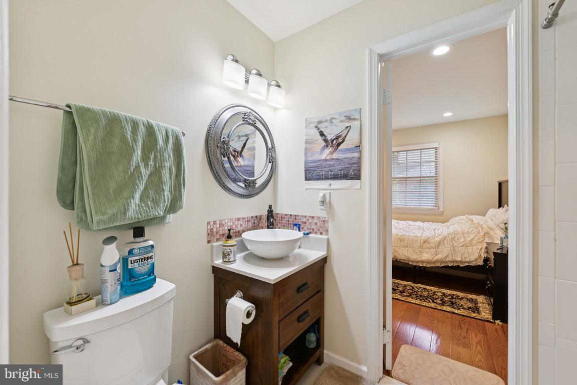 6625 WEATHEFORD CT, MCLEAN, Virginia 22101, 6 Bedrooms Bedrooms, ,4 BathroomsBathrooms,Residential,For sale,6625 WEATHEFORD CT,VAFX2245070 MLS # VAFX2245070