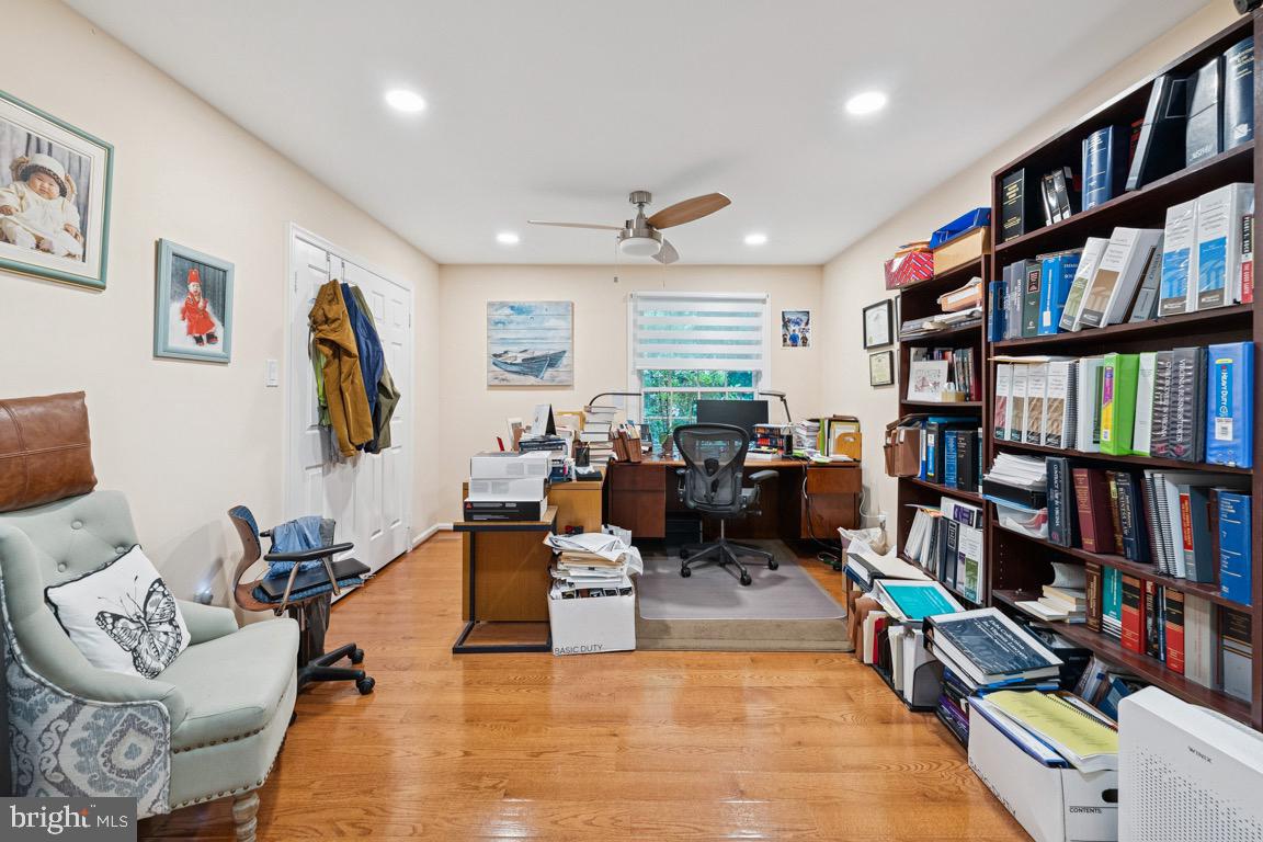 6625 WEATHEFORD CT, MCLEAN, Virginia 22101, 6 Bedrooms Bedrooms, ,4 BathroomsBathrooms,Residential,For sale,6625 WEATHEFORD CT,VAFX2245070 MLS # VAFX2245070