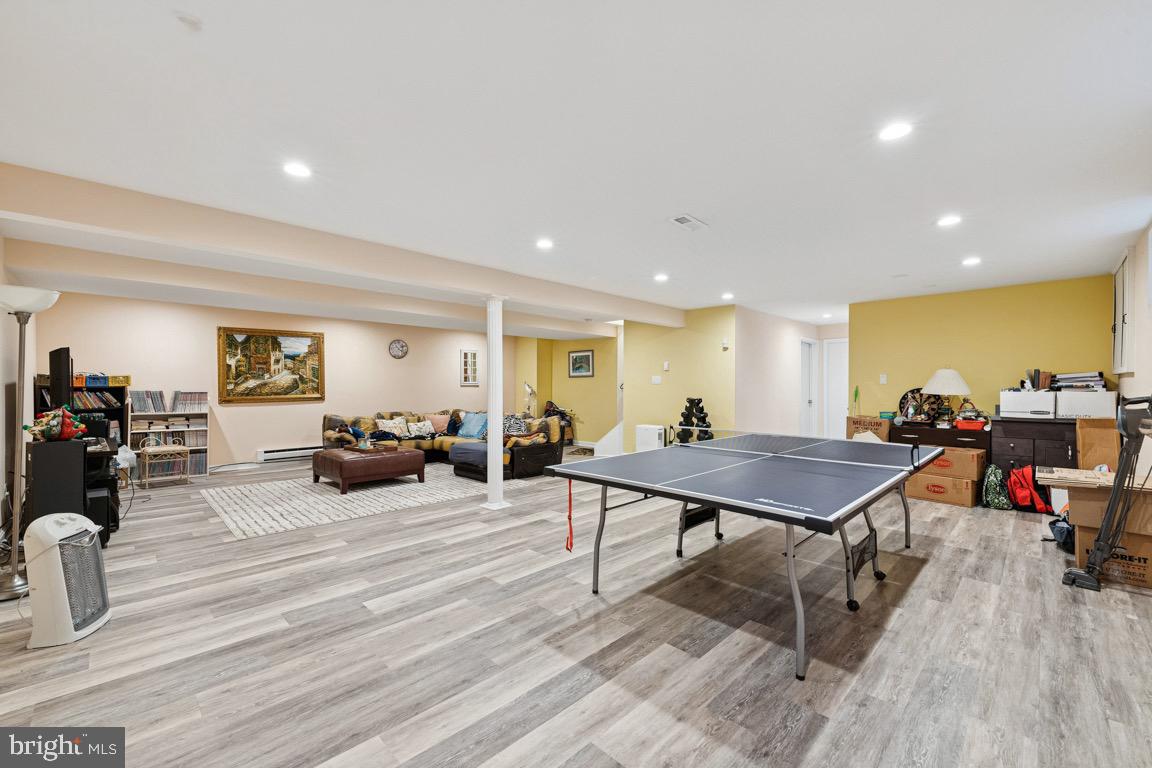 6625 WEATHEFORD CT, MCLEAN, Virginia 22101, 6 Bedrooms Bedrooms, ,4 BathroomsBathrooms,Residential,For sale,6625 WEATHEFORD CT,VAFX2245070 MLS # VAFX2245070