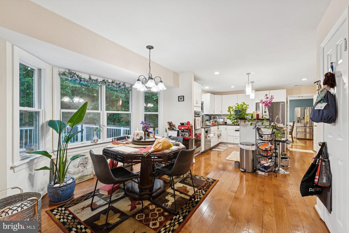 6625 WEATHEFORD CT, MCLEAN, Virginia 22101, 6 Bedrooms Bedrooms, ,4 BathroomsBathrooms,Residential,For sale,6625 WEATHEFORD CT,VAFX2245070 MLS # VAFX2245070