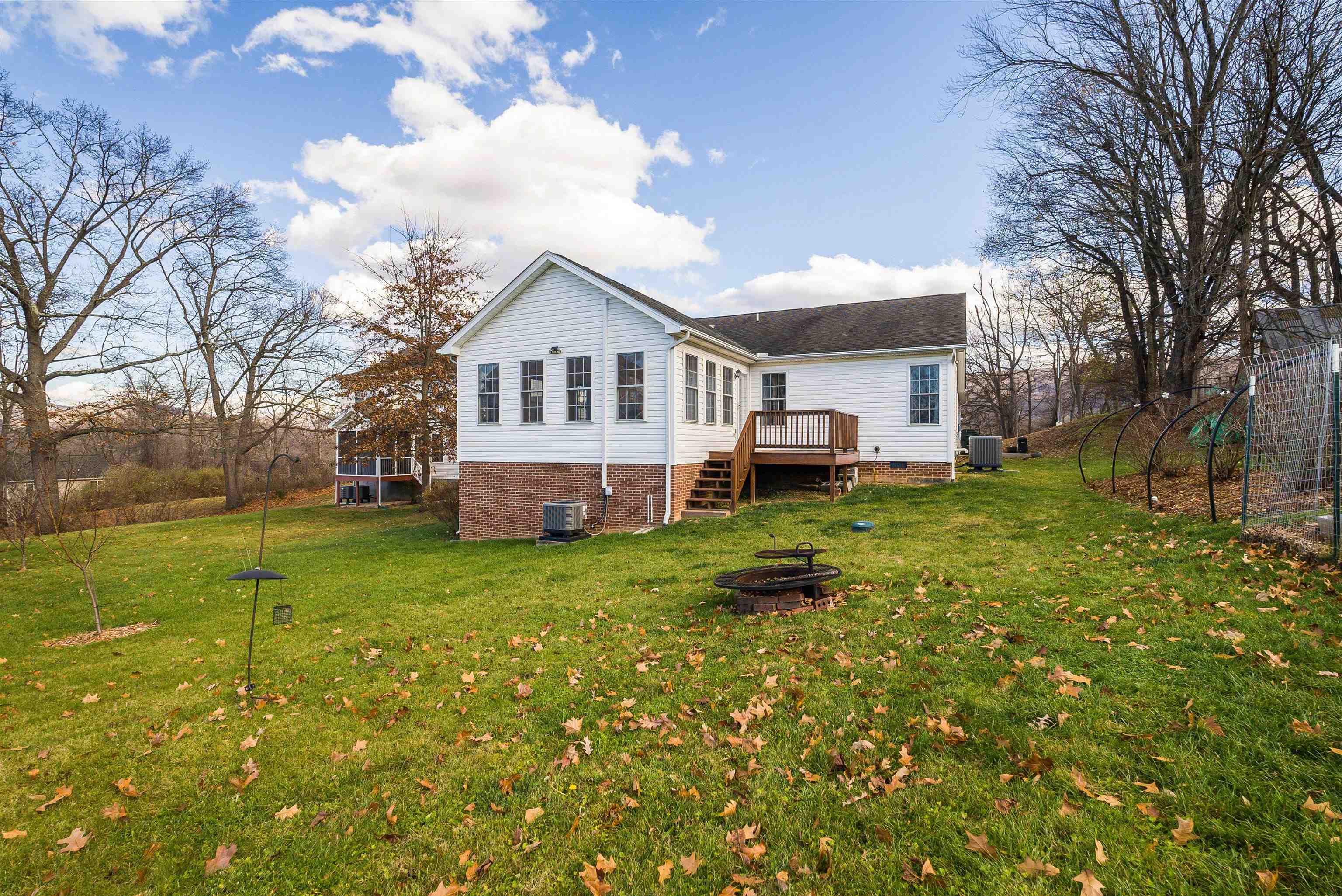 425 S JACKSON AVE, WAYNESBORO, Virginia 22980, 3 Bedrooms Bedrooms, ,2 BathroomsBathrooms,Residential,425 S JACKSON AVE,671478 MLS # 671478