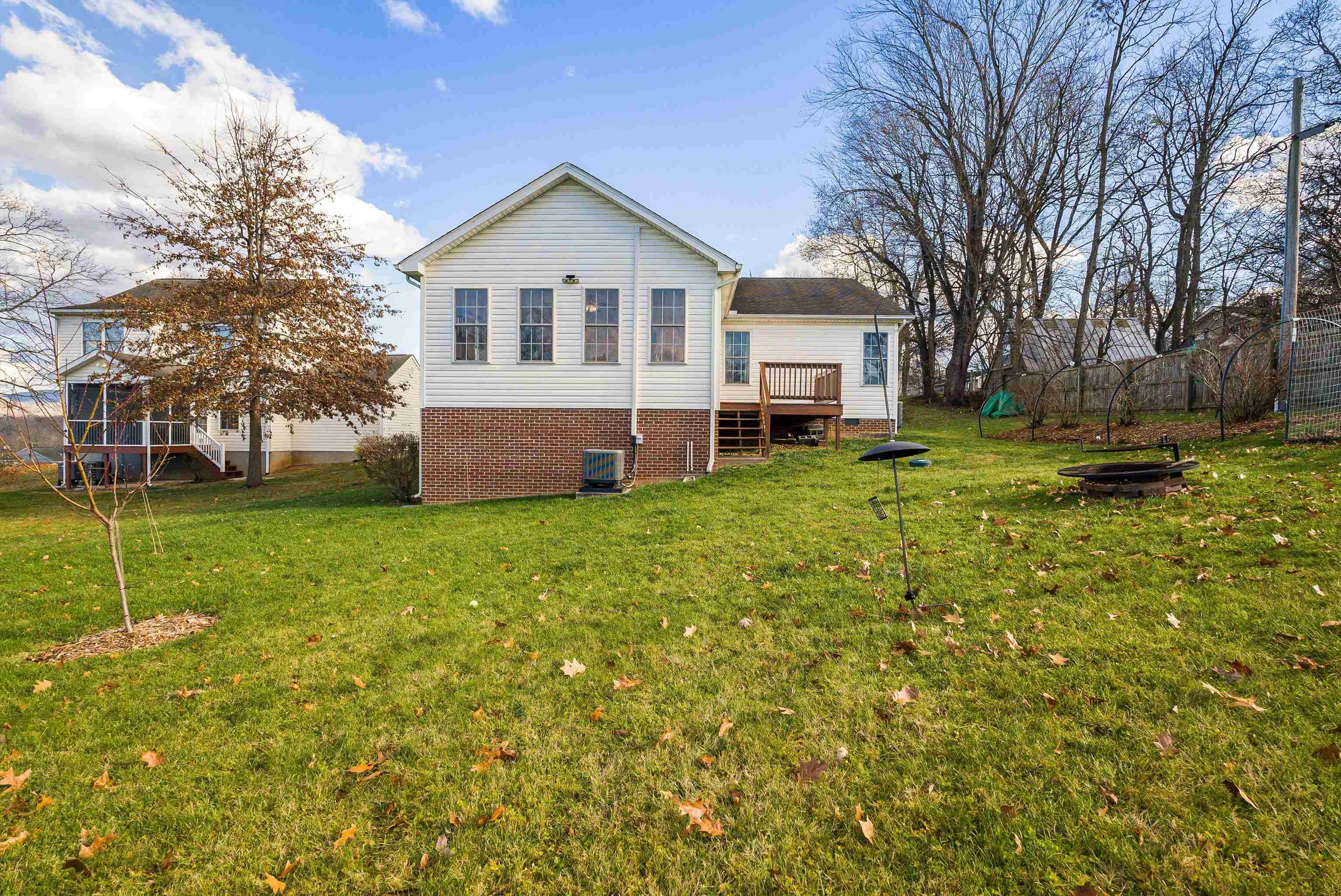 425 S JACKSON AVE, WAYNESBORO, Virginia 22980, 3 Bedrooms Bedrooms, ,2 BathroomsBathrooms,Residential,425 S JACKSON AVE,671478 MLS # 671478